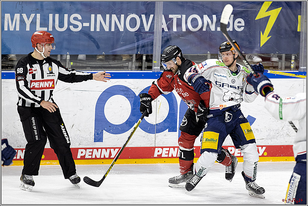 PENNY DEL Viertelfinale 2. Spiel;  Koelner Haie - Eisbaeren Berlin; Koeln, 12.04.2022